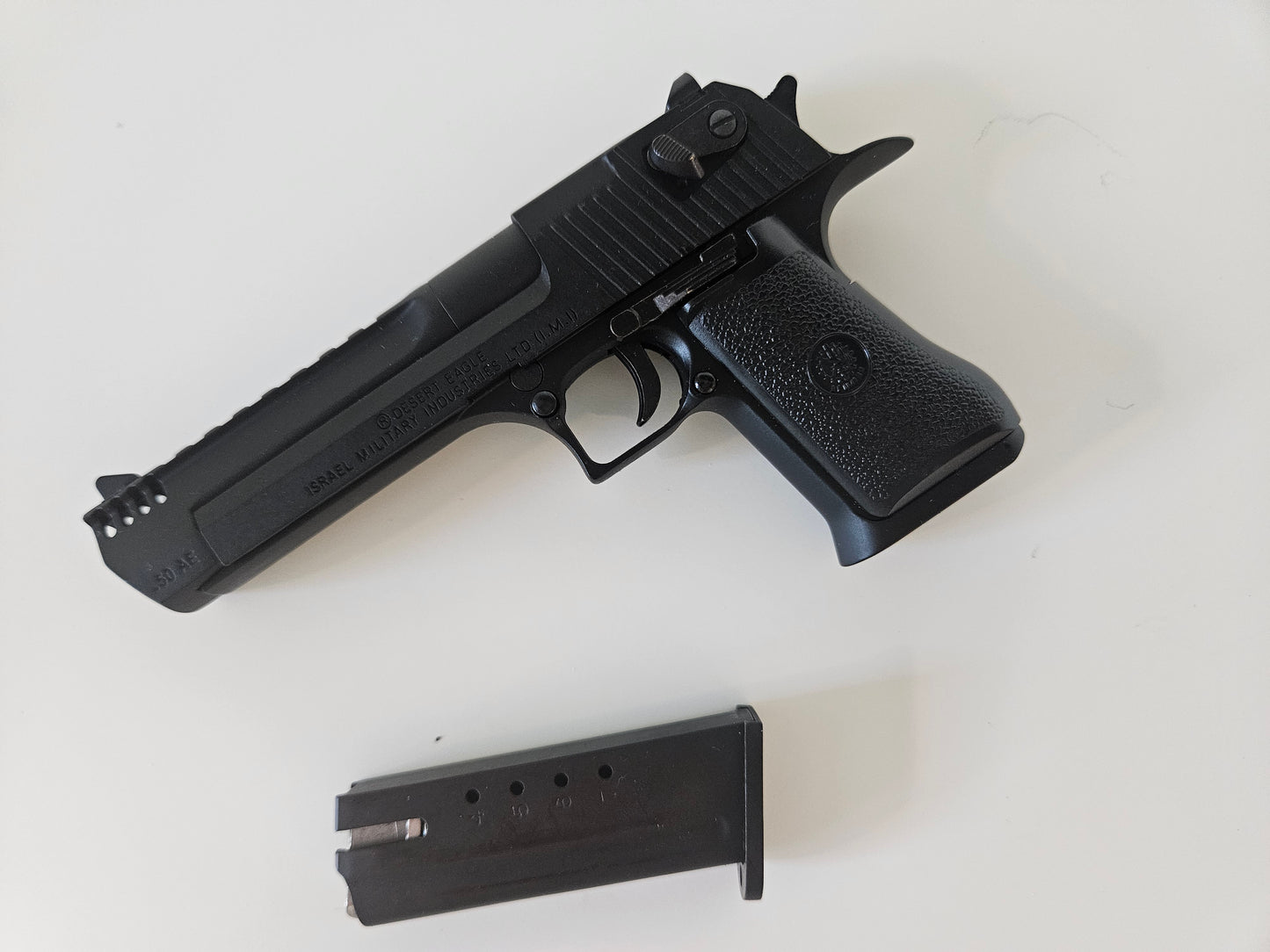 1/2 Scale Shell Eject Desert Eagle Full metal replica model gun Ported Barrel(For Display Only)