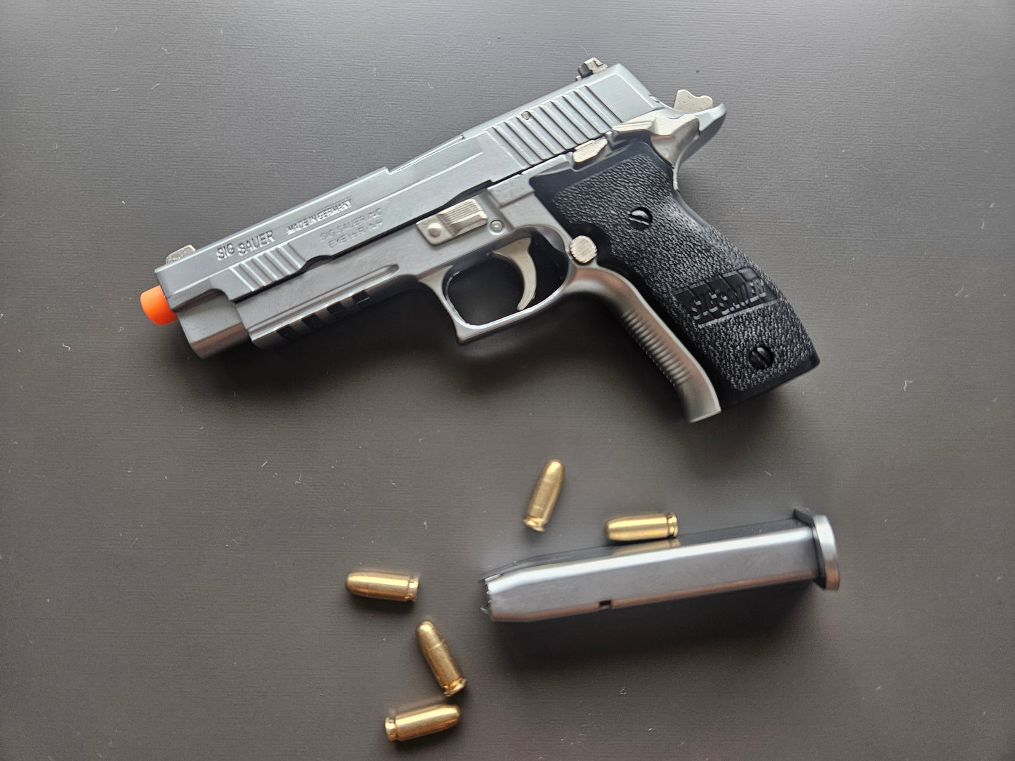 1/2 Scale Shell Eject P226 Full metal replica model gun(For Display Only)