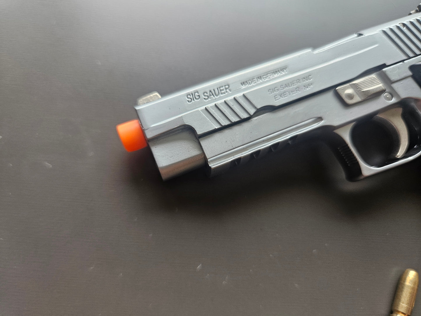 1/2 Scale Shell Eject P226 Full metal replica model gun(For Display Only)