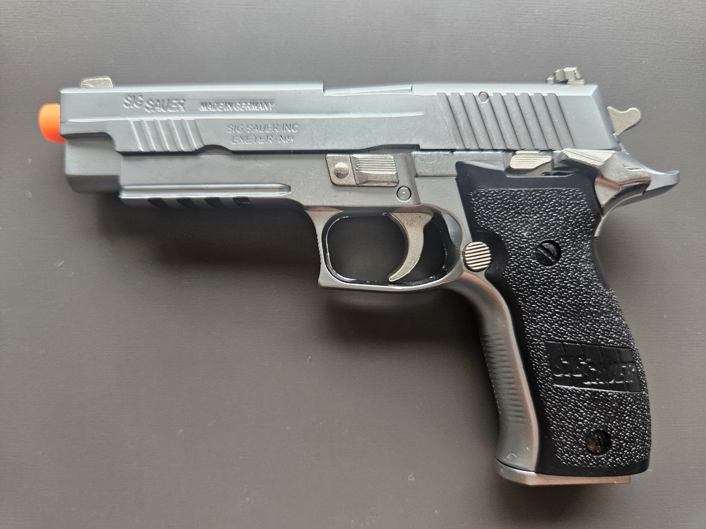 1/2 Scale Shell Eject P226 Full metal replica model gun(For Display Only)