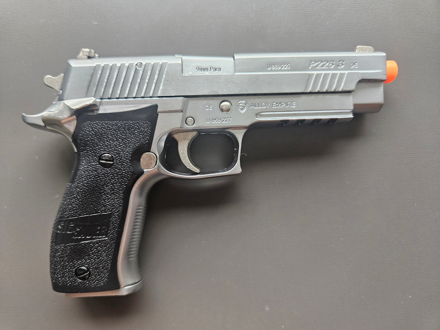 1/2 Scale Shell Eject P226 Full metal replica model gun(For Display Only)