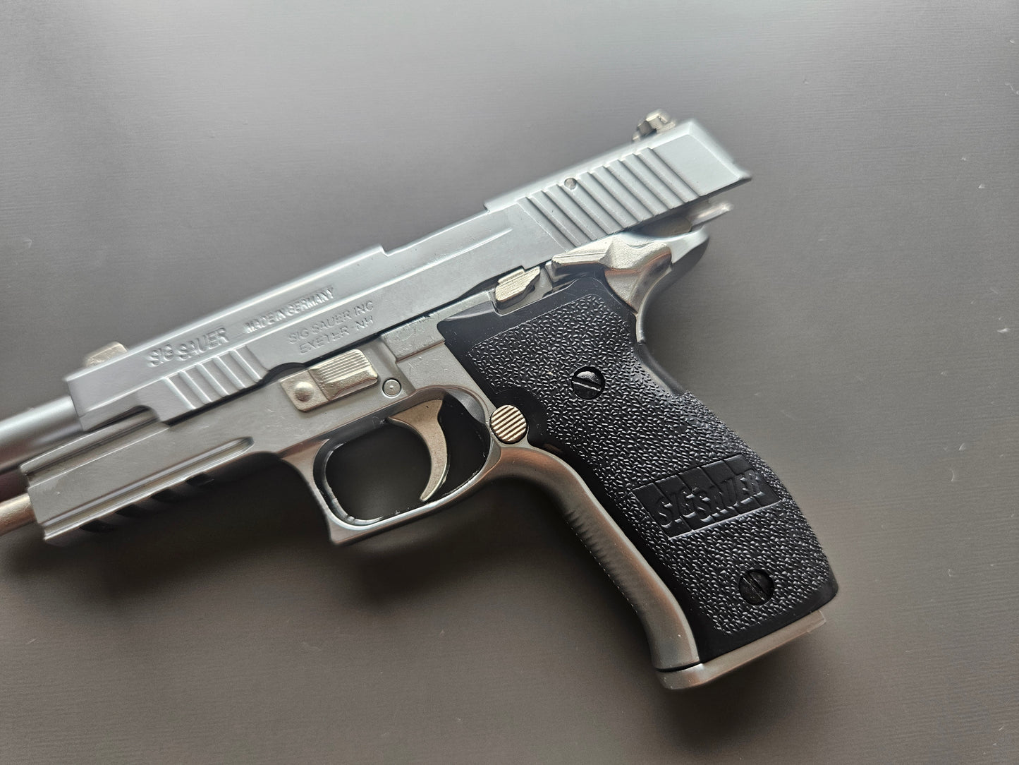 1/2 Scale Shell Eject P226 Full metal replica model gun(For Display Only)