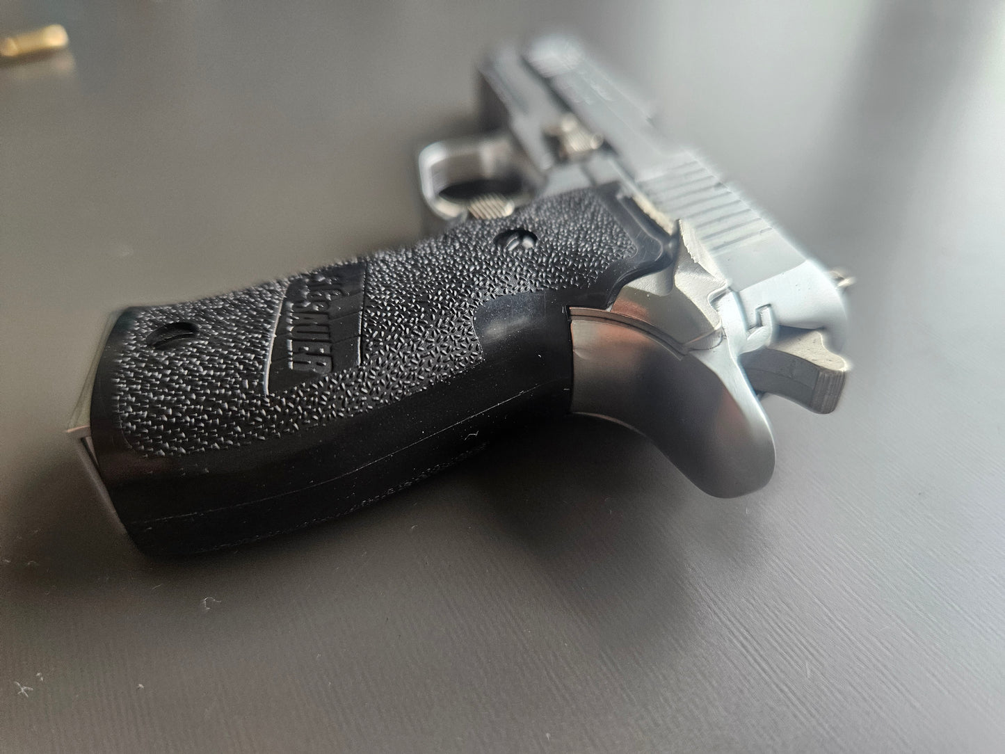 1/2 Scale Shell Eject P226 Full metal replica model gun(For Display Only)