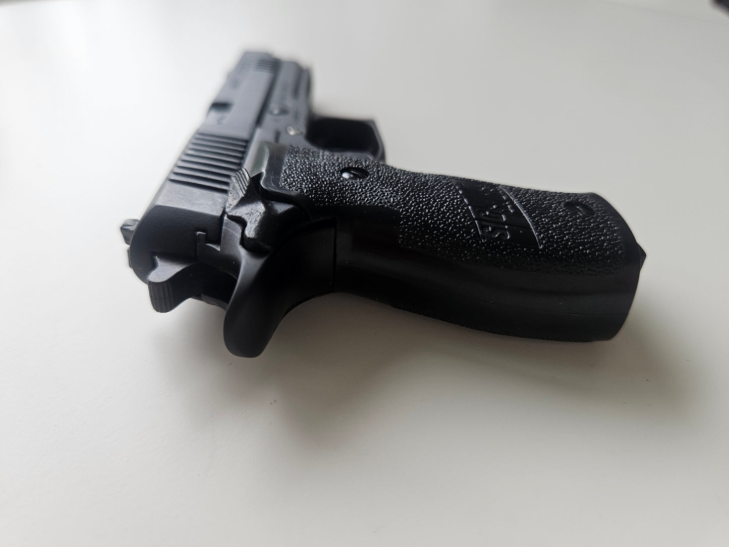 1/2 Scale Shell Eject P226 Full metal replica model gun(For Display Only)