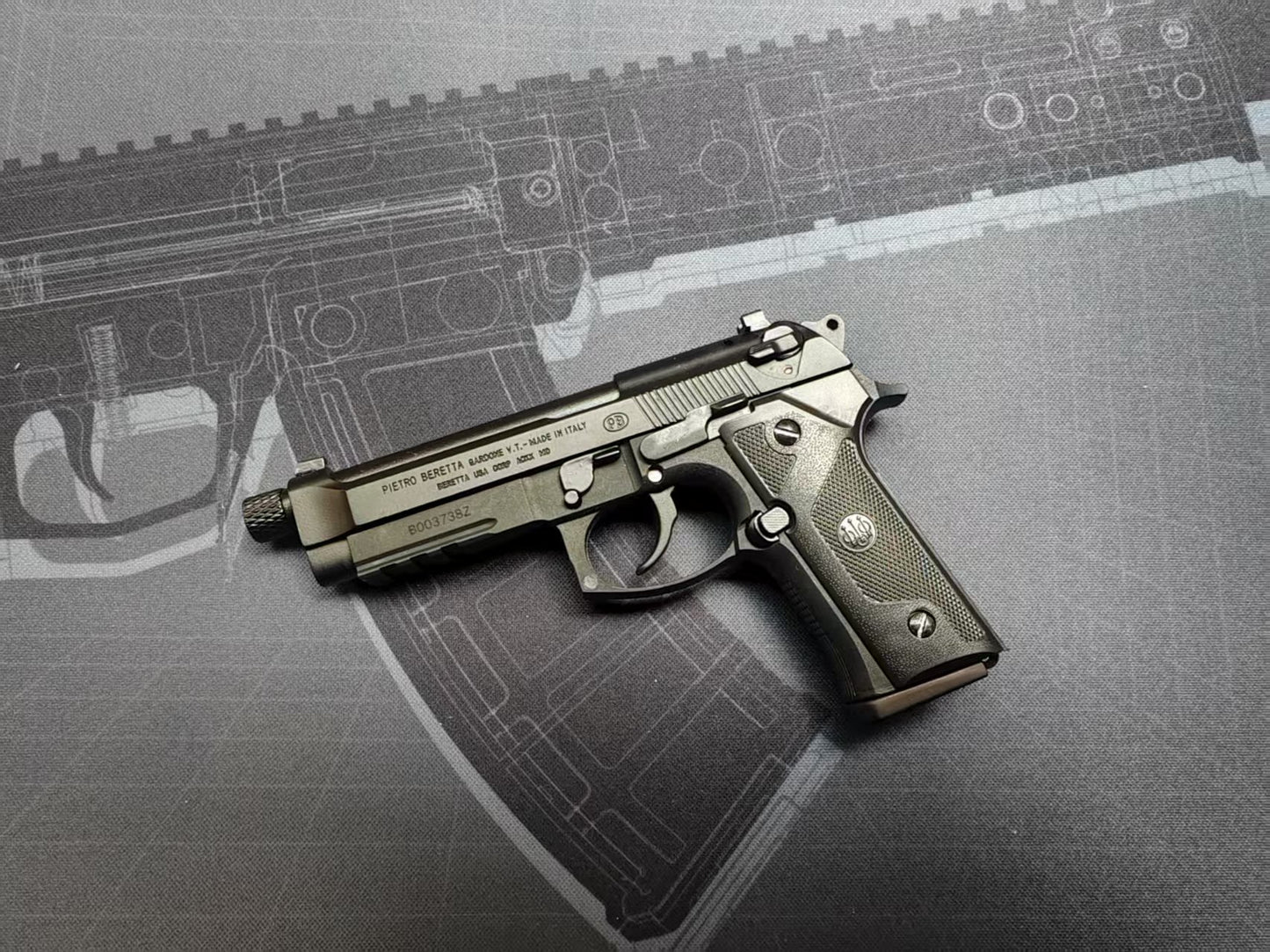 1/2 Scale Shell Eject Beretta M9A3 Full metal replica  model gun(For Display Only)