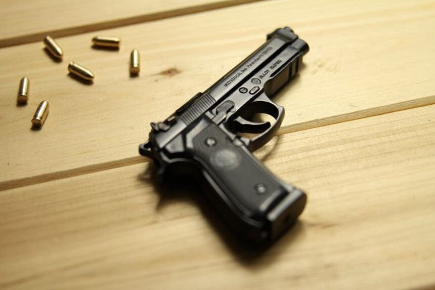 1/2 Scale Shell Eject Beretta Full metal replica  model gun(For Display Only)