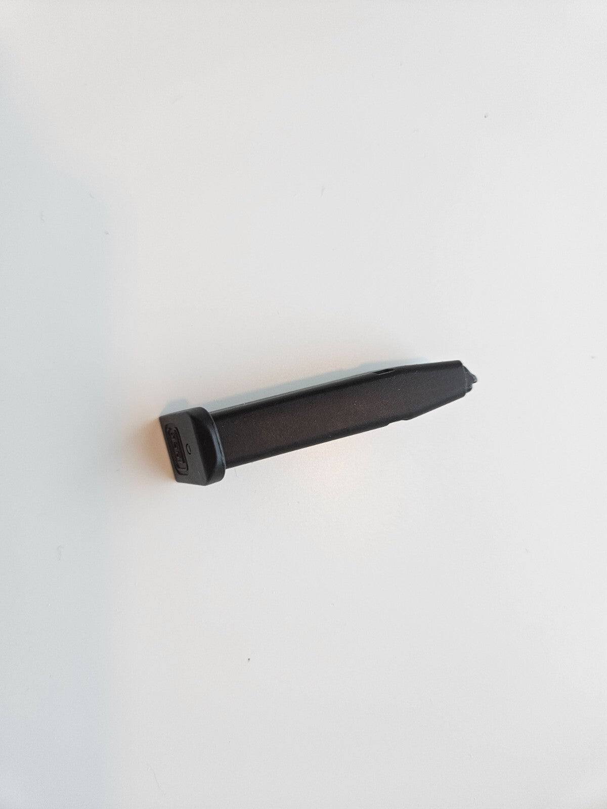 1/2 Scale Shell Eject Glock 17 Simulation model gun(For Display Only)