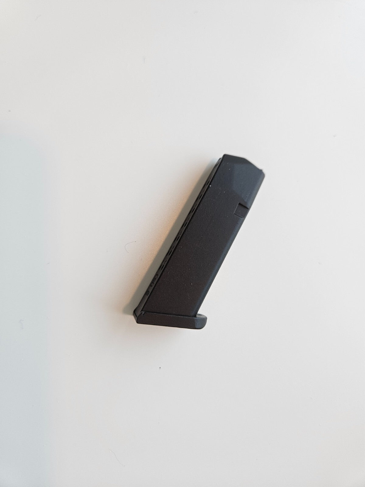 1/2 Scale Shell Eject Glock 17 Simulation model gun(For Display Only)