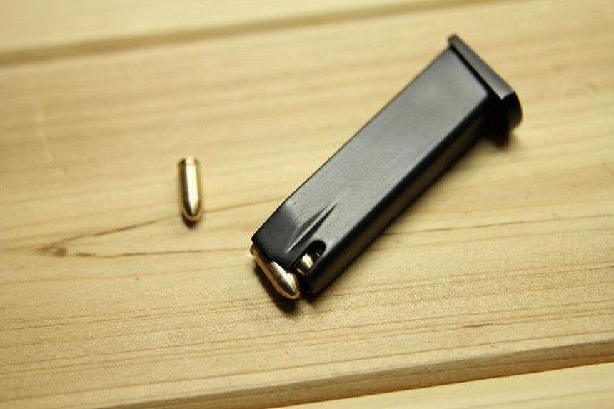 1/2 Scale Shell Eject Beretta Full metal replica  model gun(For Display Only)