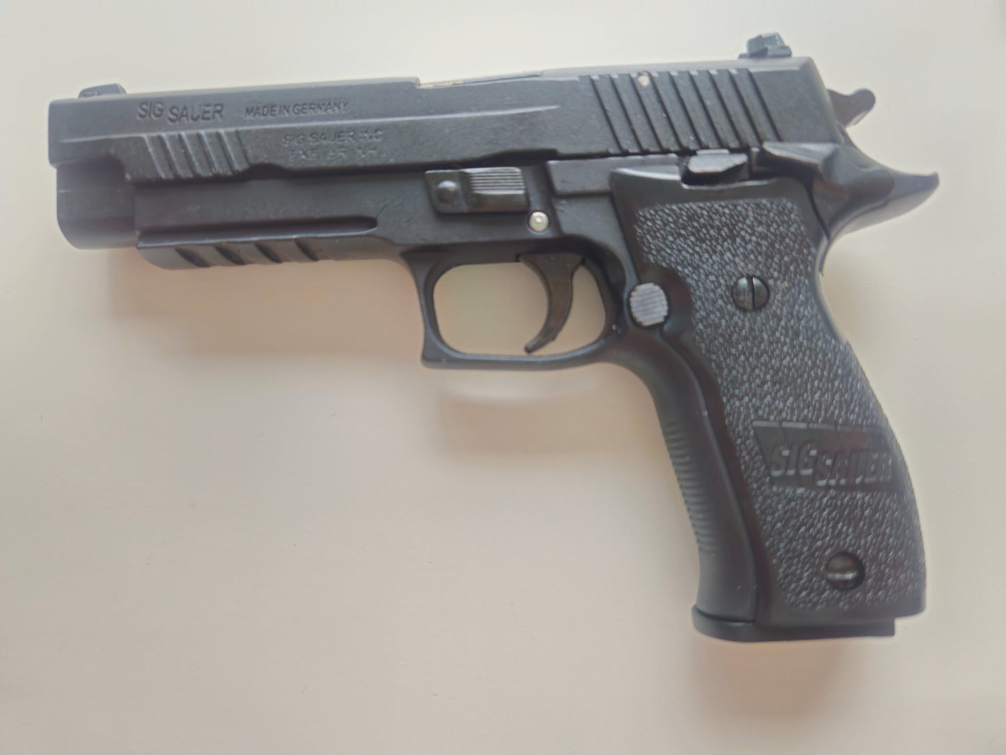 1/2 Scale Shell Eject P226 Full metal replica model gun(For Display Only)